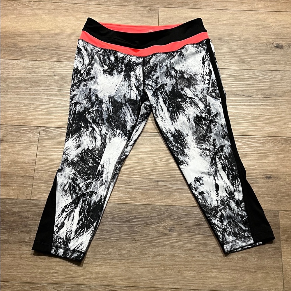 Women’s Black and White Leggings